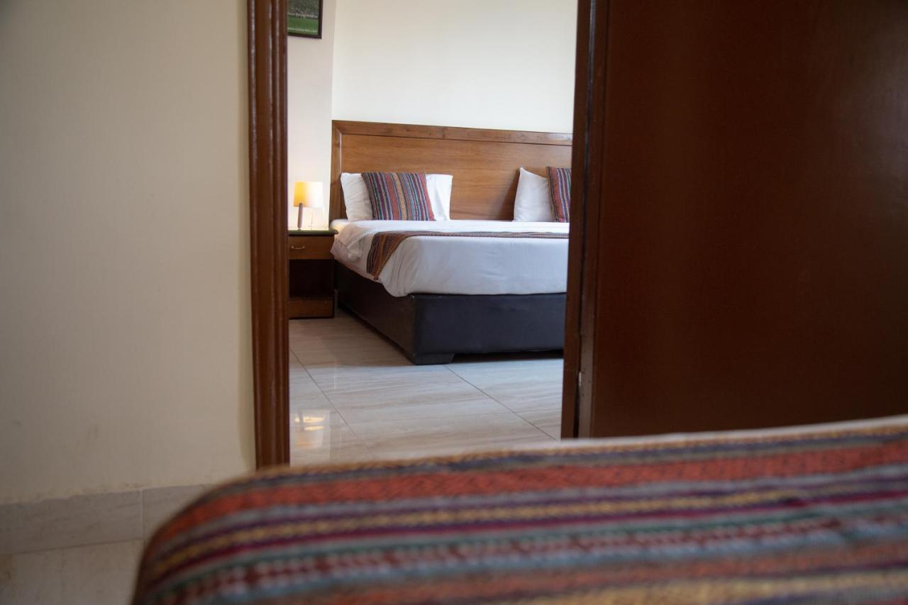 Antika Amman Hotel Экстерьер фото