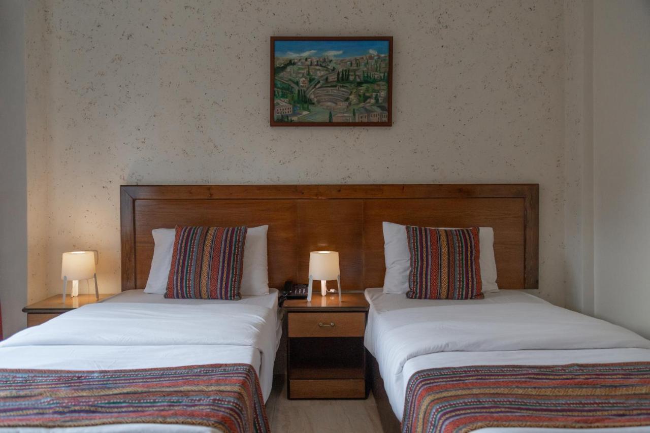 Antika Amman Hotel Экстерьер фото
