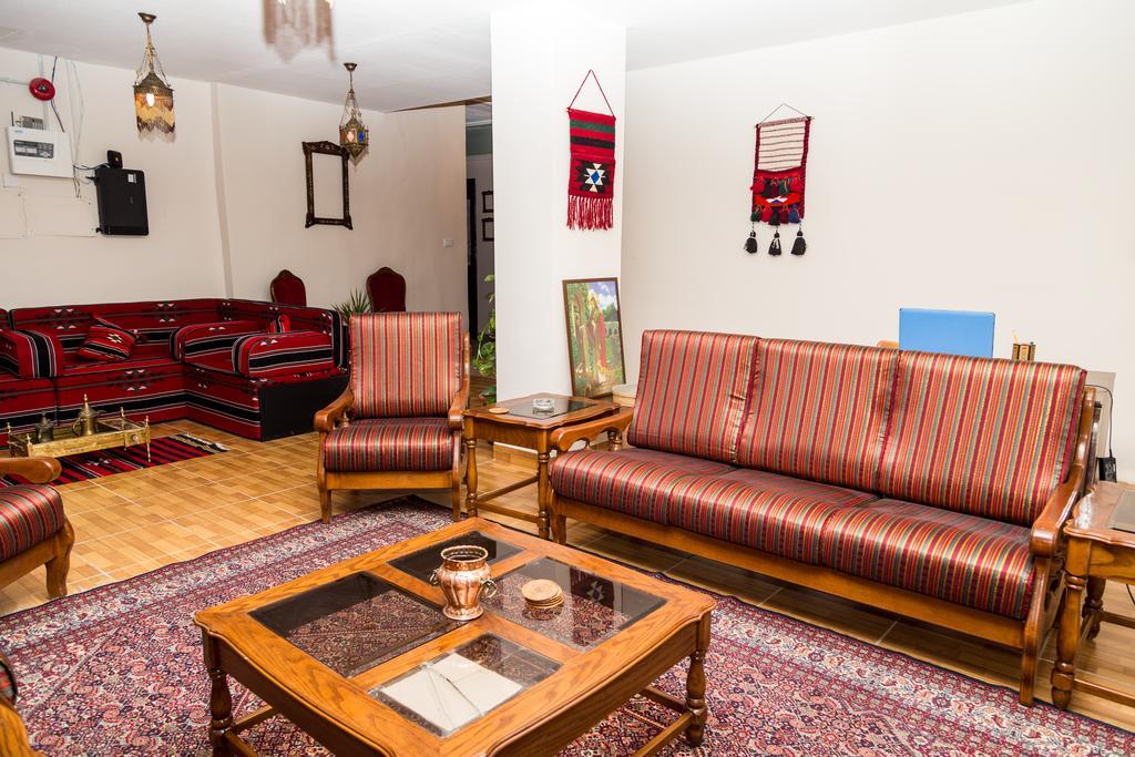 Antika Amman Hotel Экстерьер фото