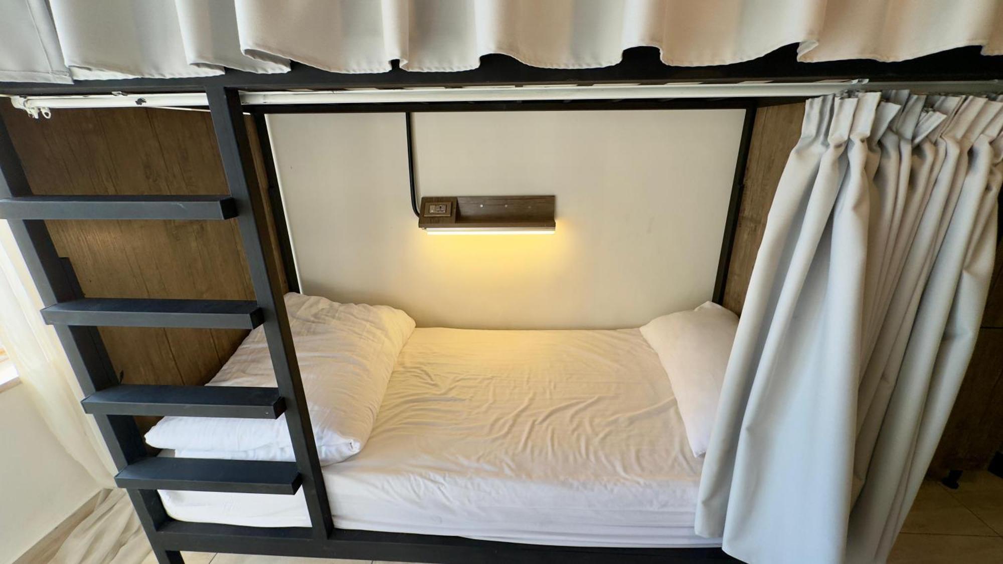 Antika Amman Hotel Экстерьер фото