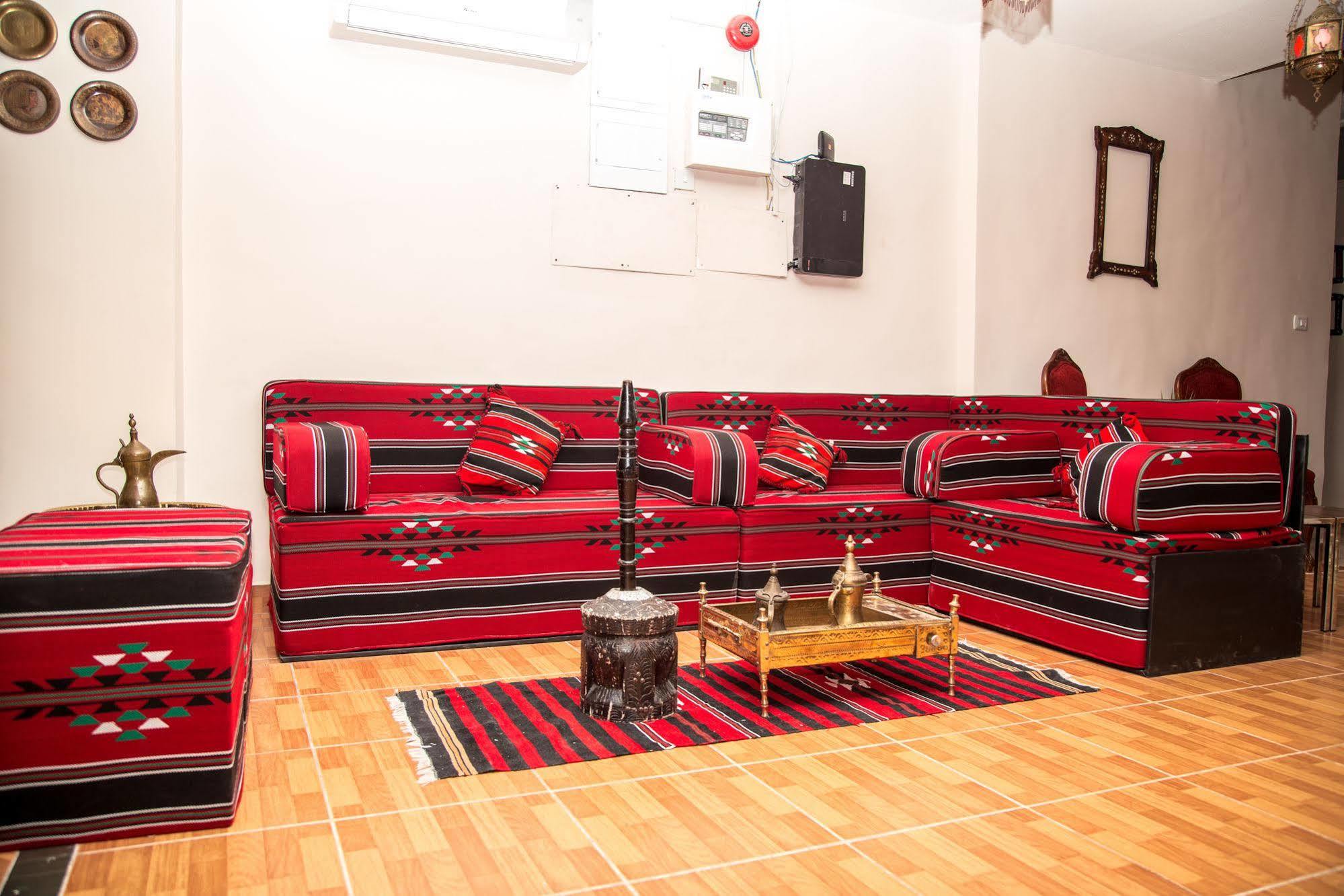 Antika Amman Hotel Экстерьер фото