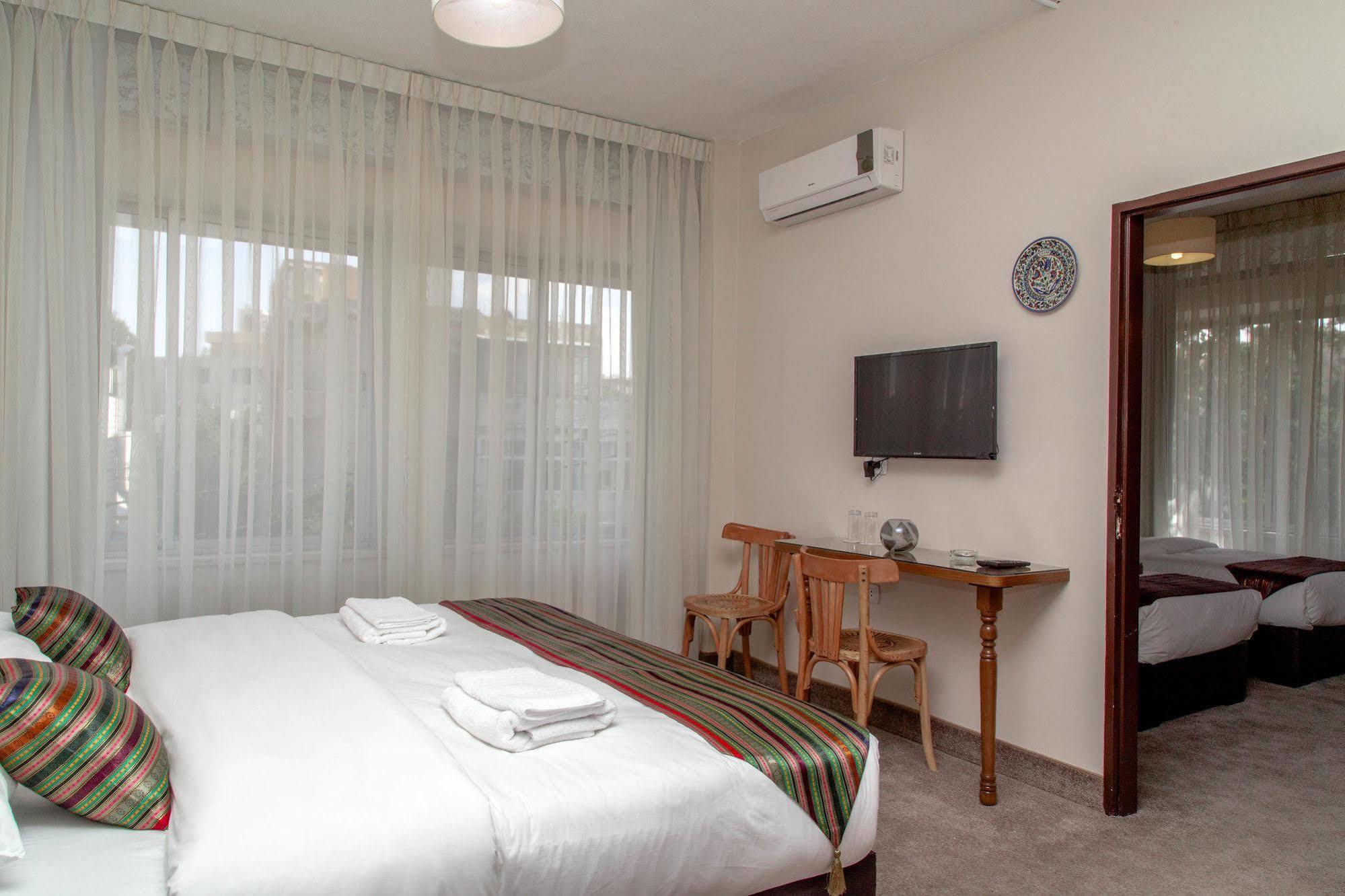 Antika Amman Hotel Экстерьер фото